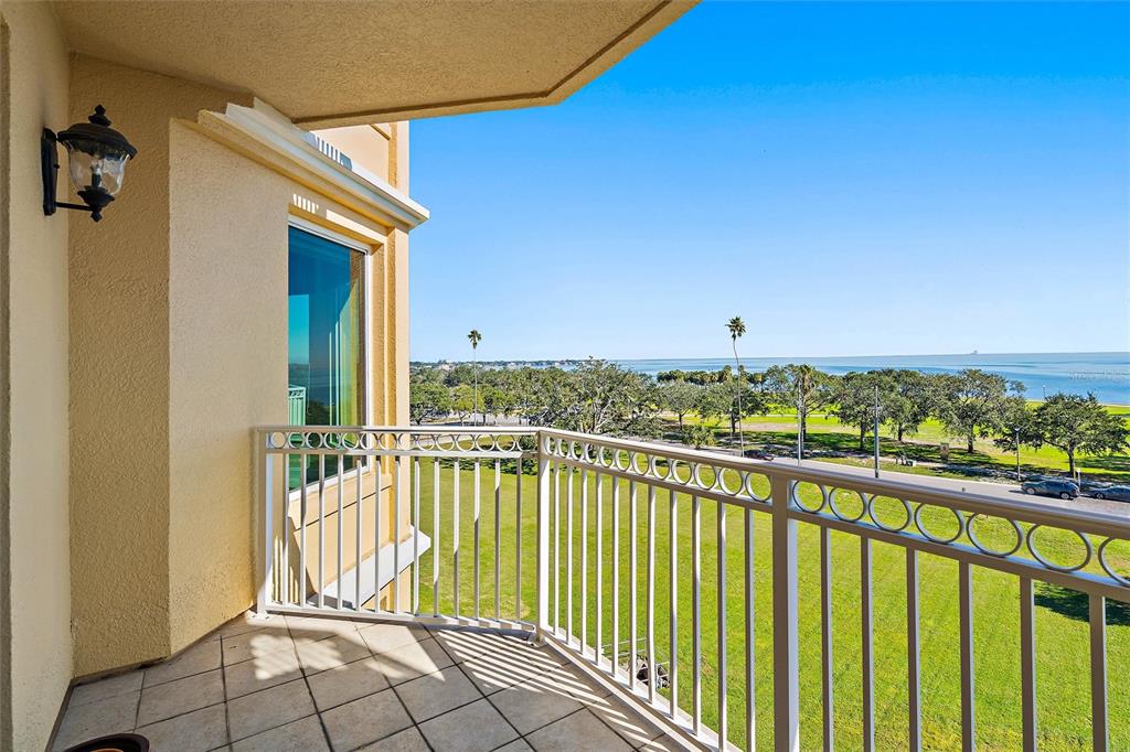 VINOY PLACE CONDO - Residential