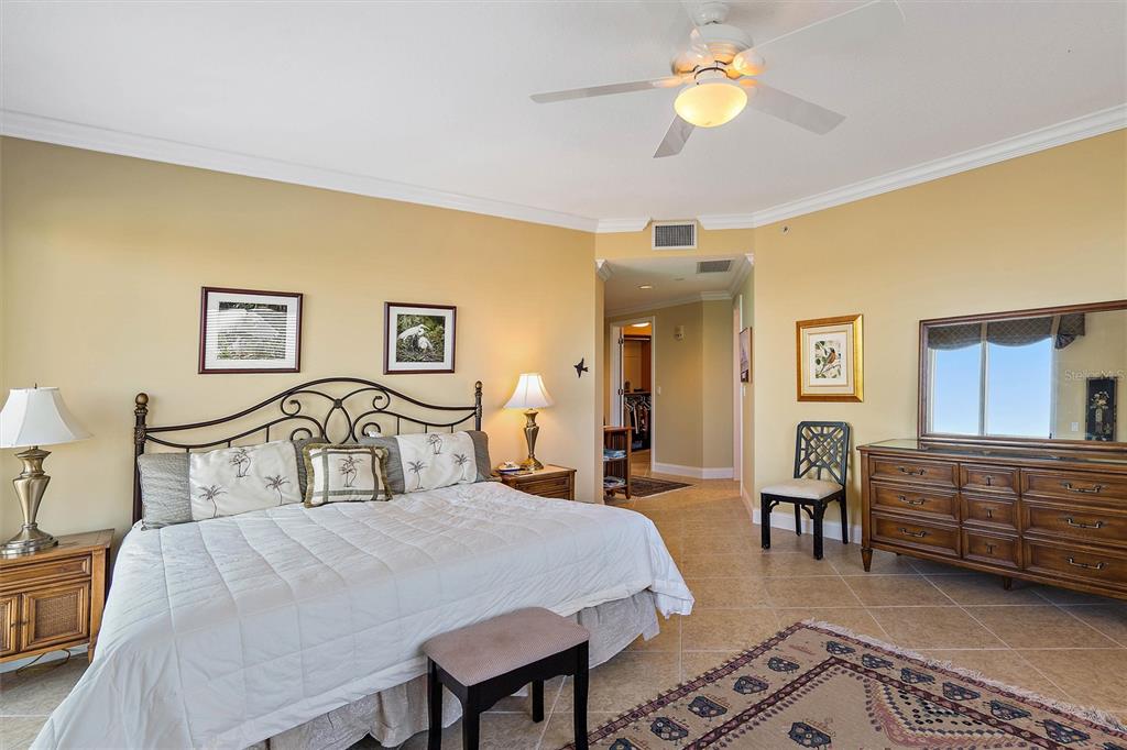 VINOY PLACE CONDO - Residential