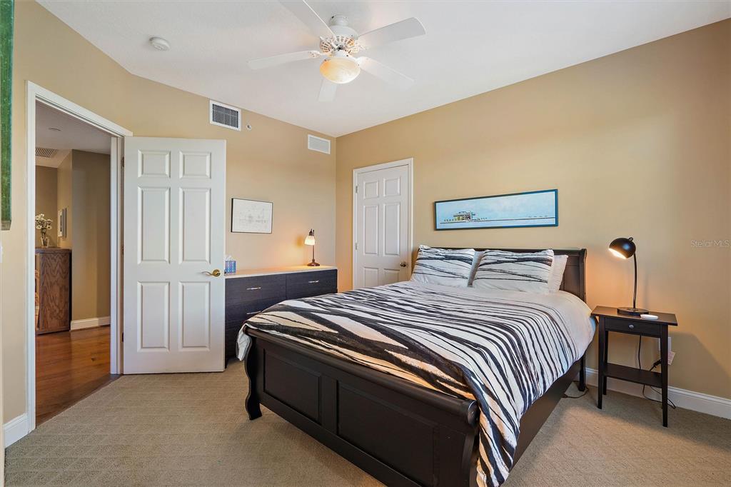 VINOY PLACE CONDO - Residential