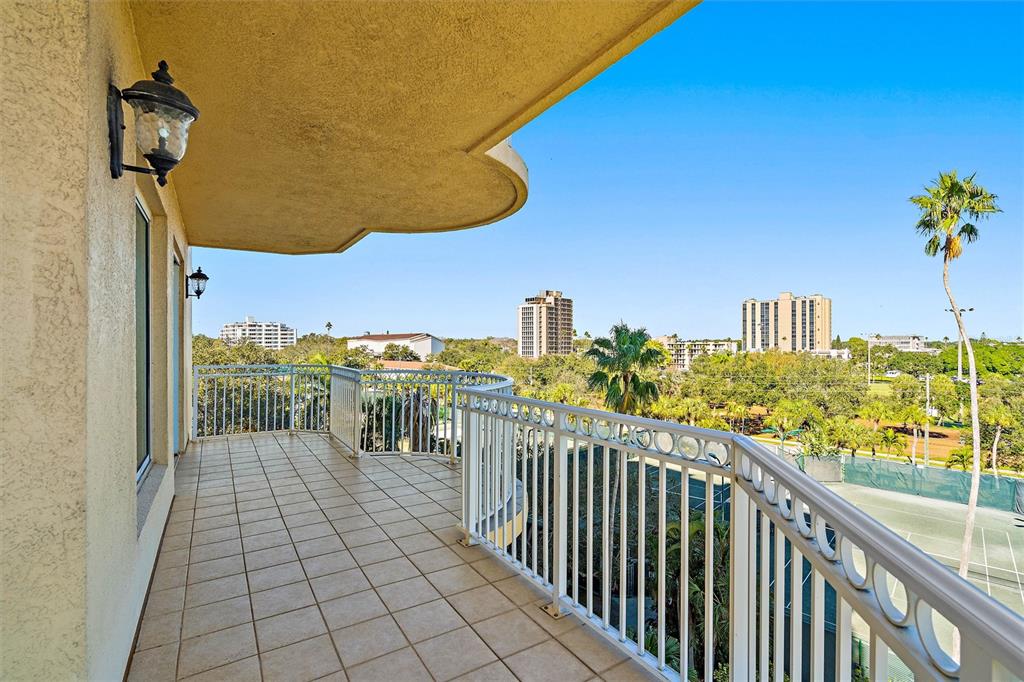 VINOY PLACE CONDO - Residential