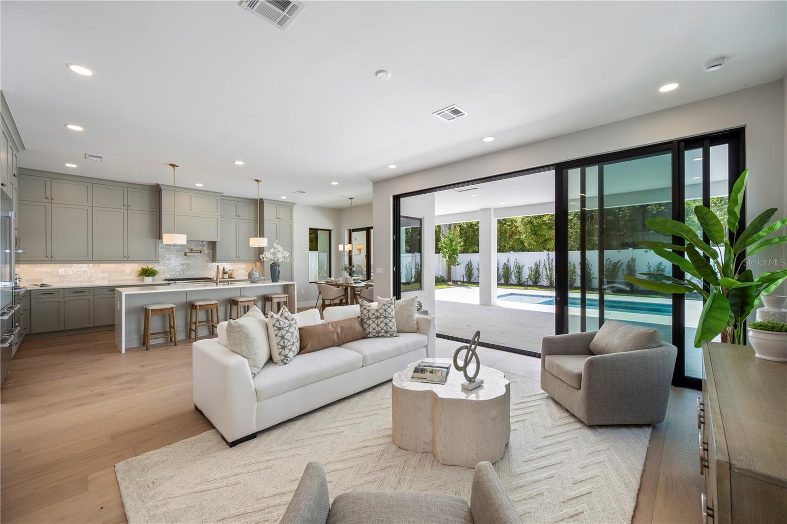 LAKE KNOWLES TERRACE - Residential