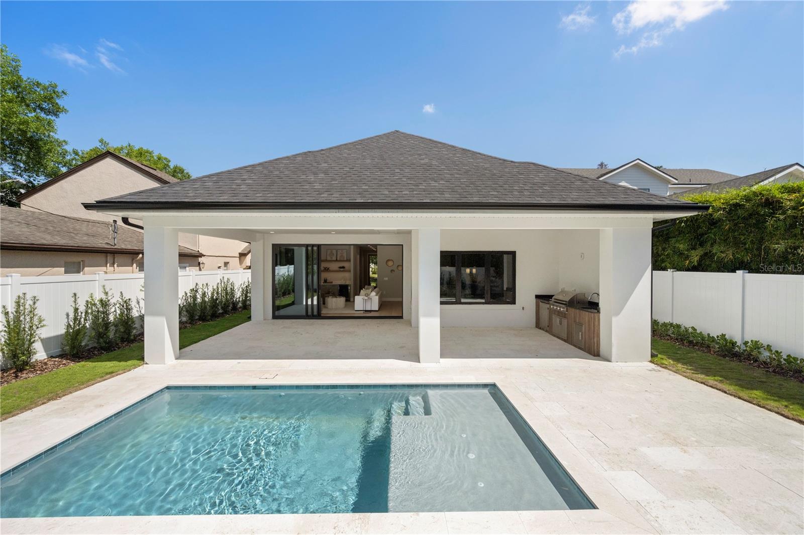 LAKE KNOWLES TERRACE - Residential