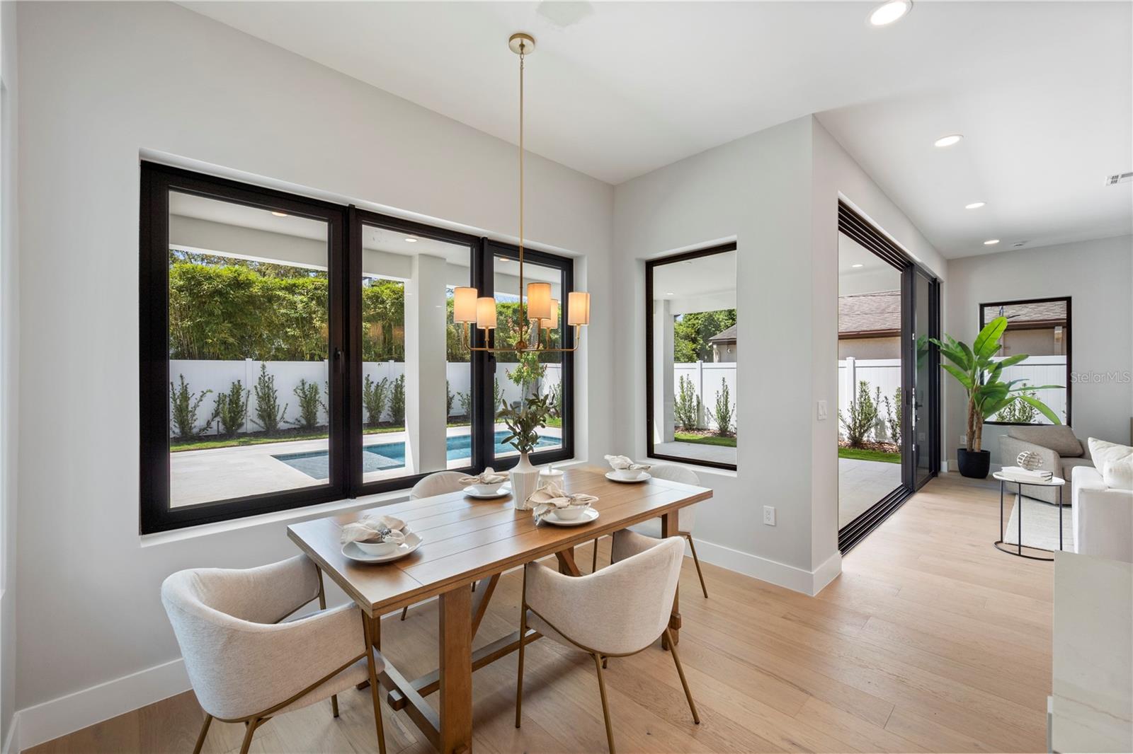 LAKE KNOWLES TERRACE - Residential