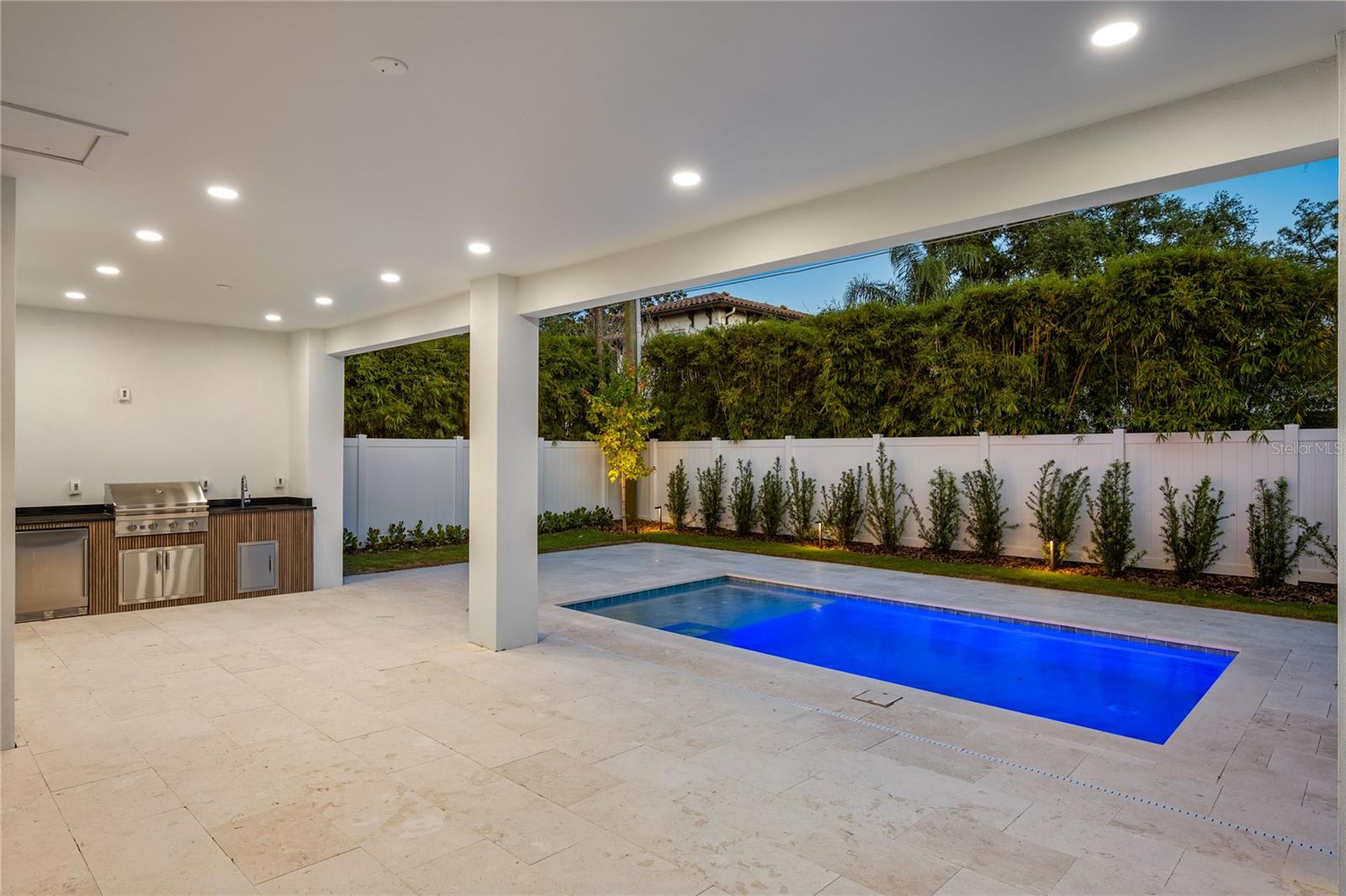 LAKE KNOWLES TERRACE - Residential