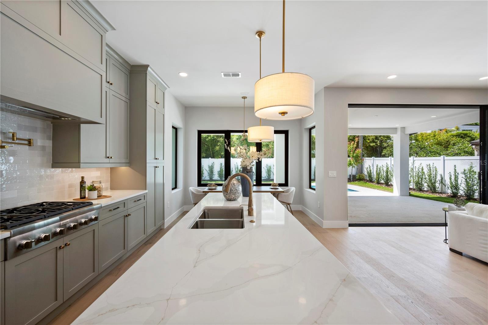 LAKE KNOWLES TERRACE - Residential