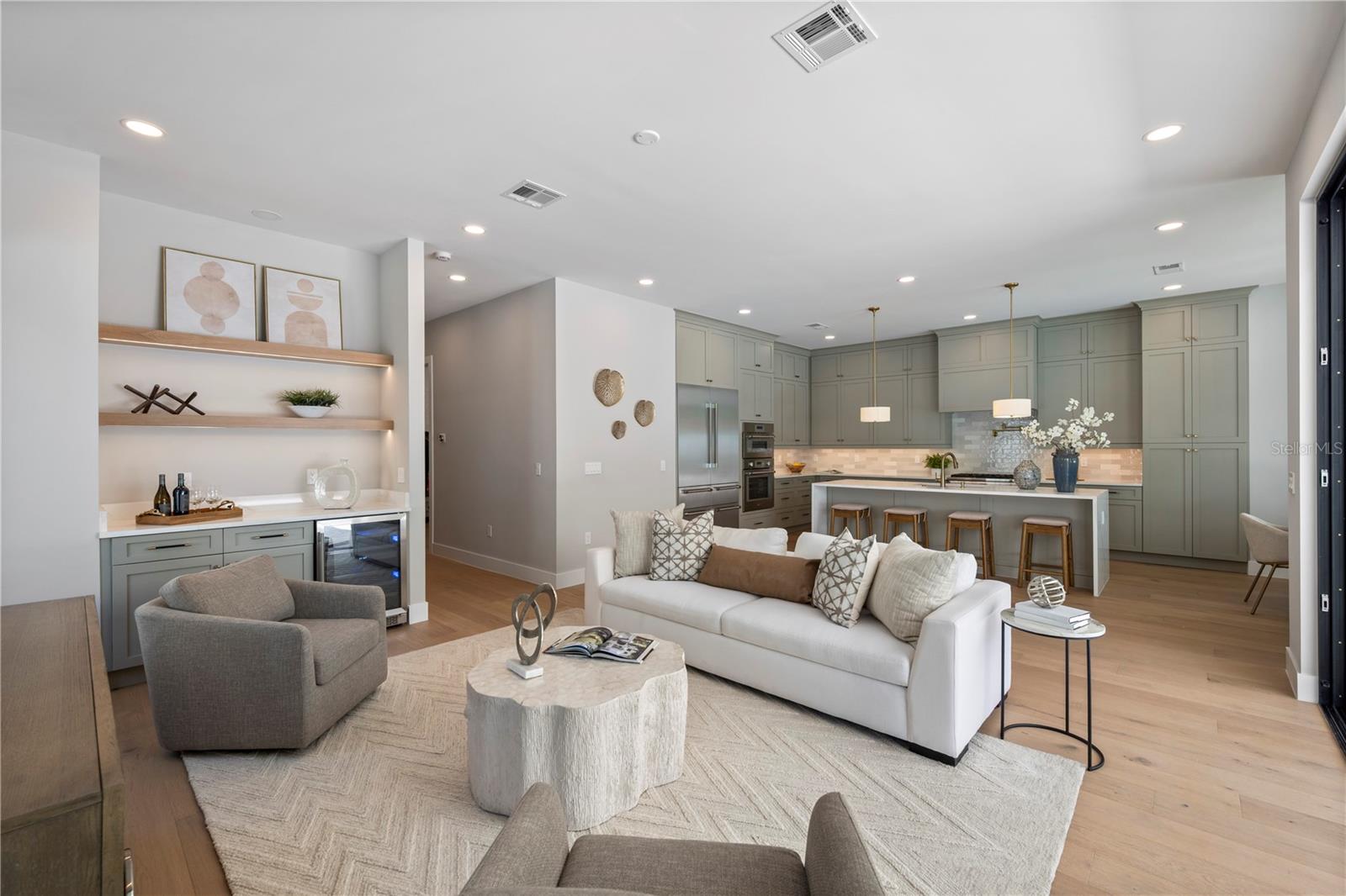 LAKE KNOWLES TERRACE - Residential