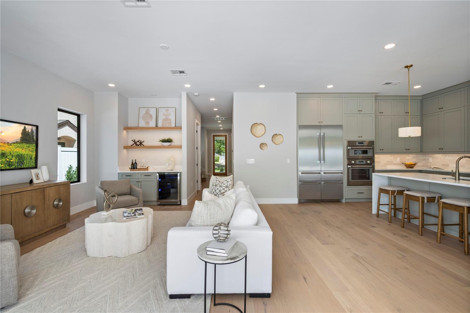 LAKE KNOWLES TERRACE - Residential