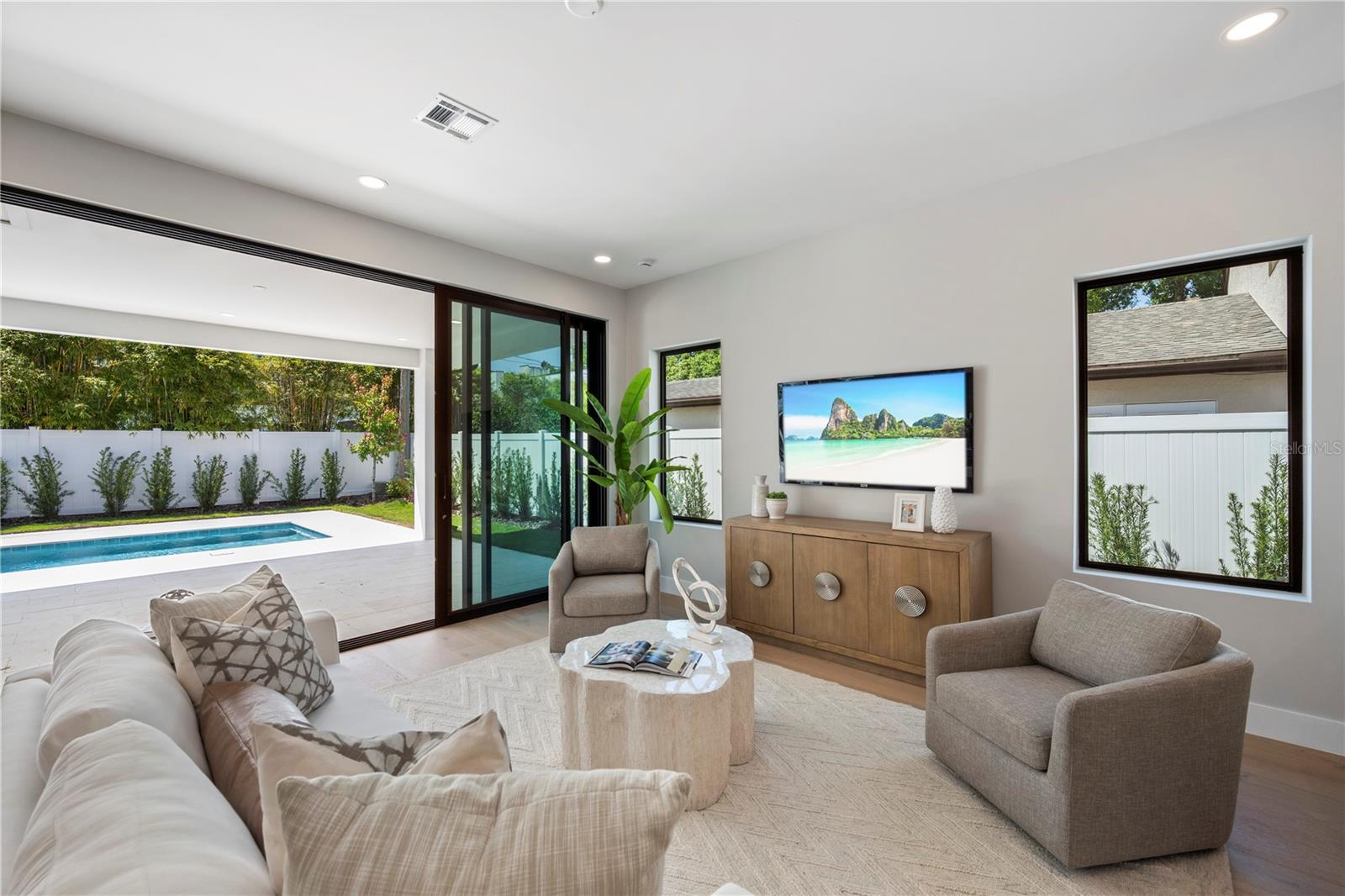 LAKE KNOWLES TERRACE - Residential