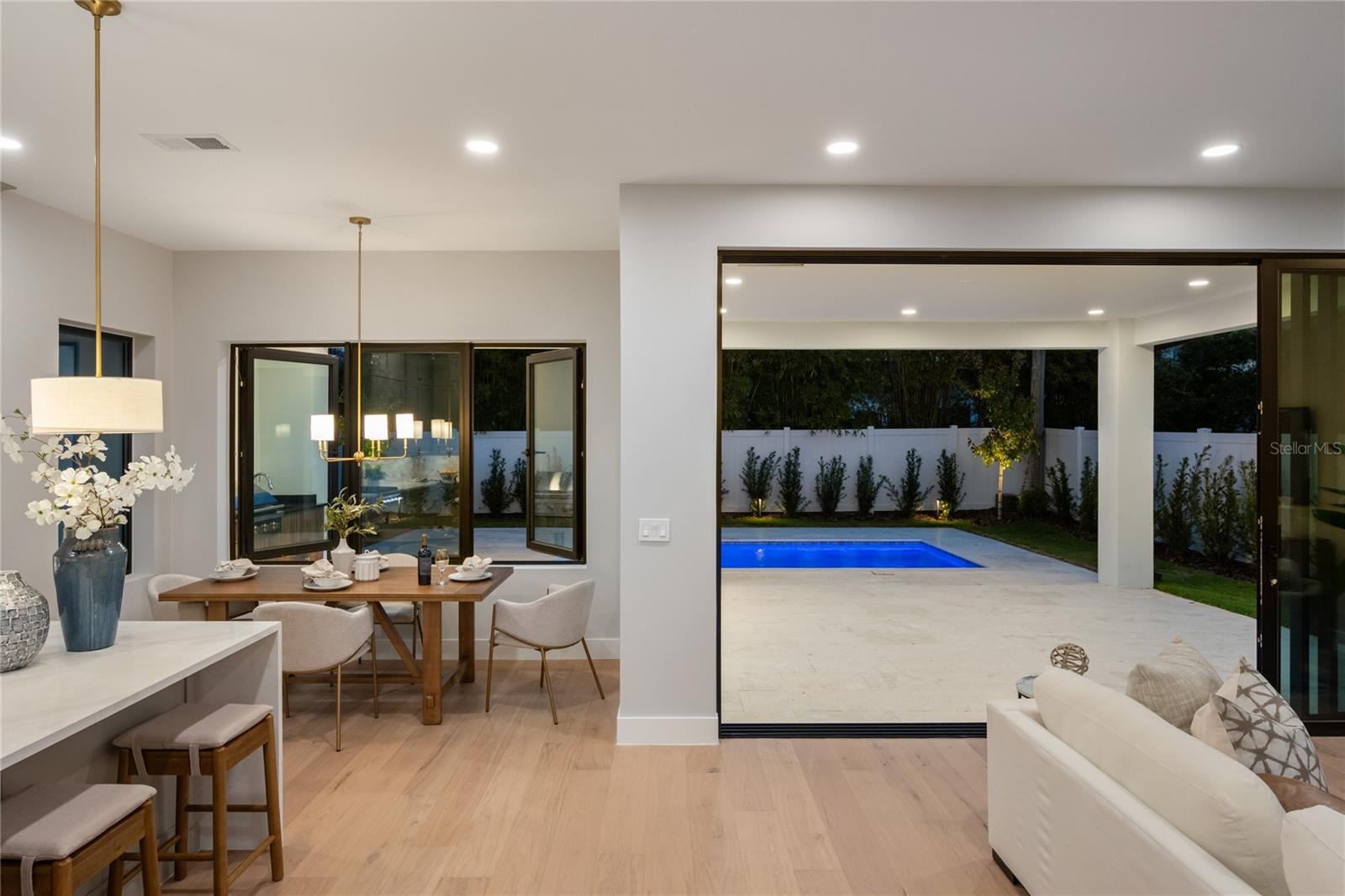 LAKE KNOWLES TERRACE - Residential