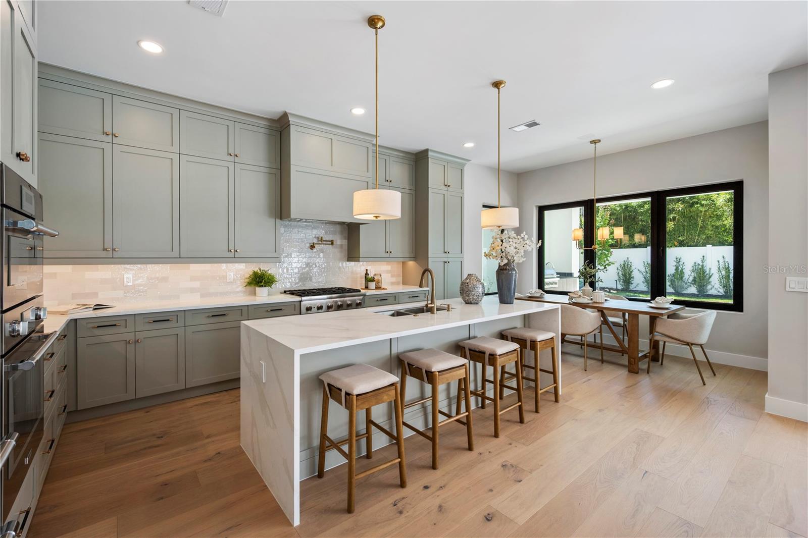 LAKE KNOWLES TERRACE - Residential