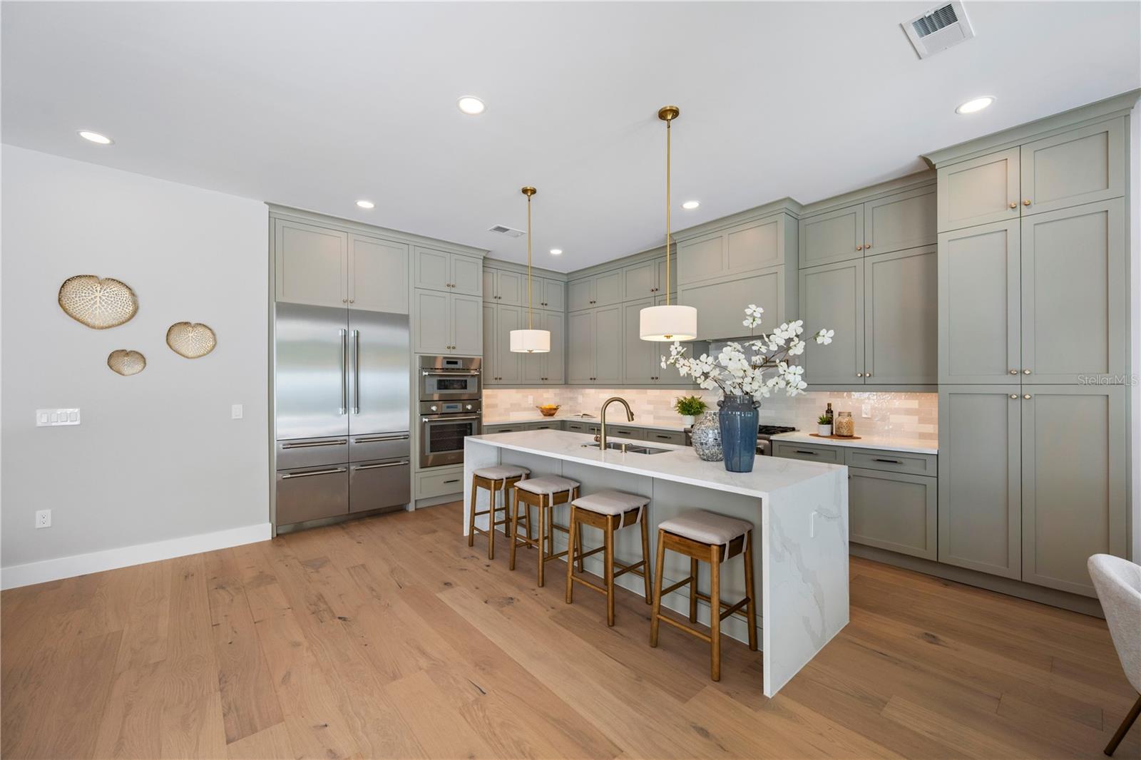 LAKE KNOWLES TERRACE - Residential