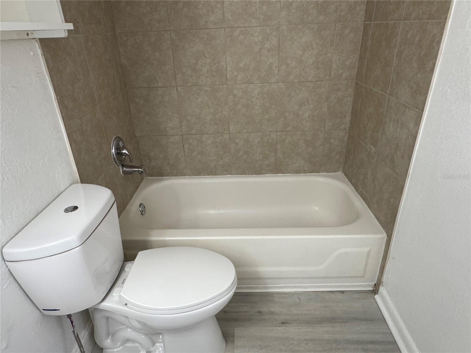 HARBOR BEACH - Residential Lease