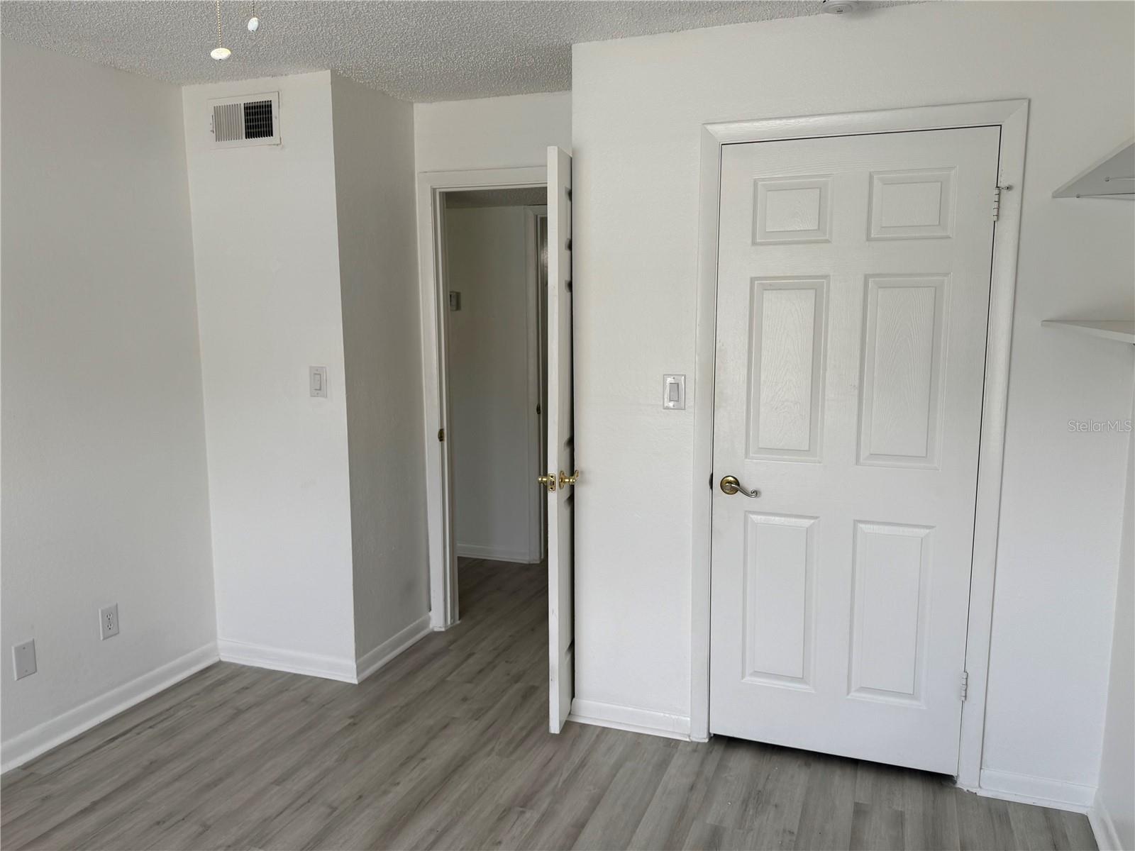 HARBOR BEACH - Residential Lease
