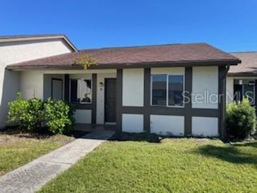 Photo of 2888 Bancroft Circle E #5B, Palm Harbor, FL 34683 (MLS # TB8437020)
