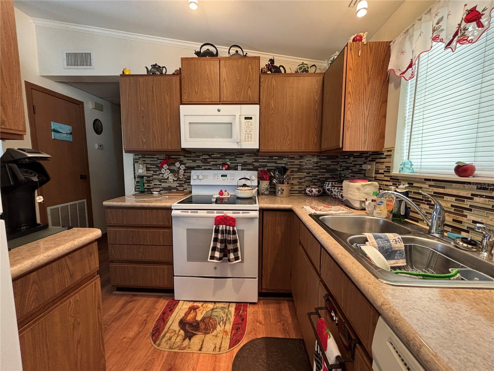 LAKE MARIANA ACRES - Residential