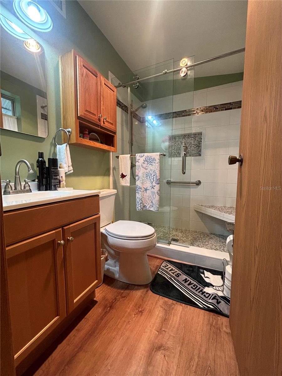 LAKE MARIANA ACRES - Residential