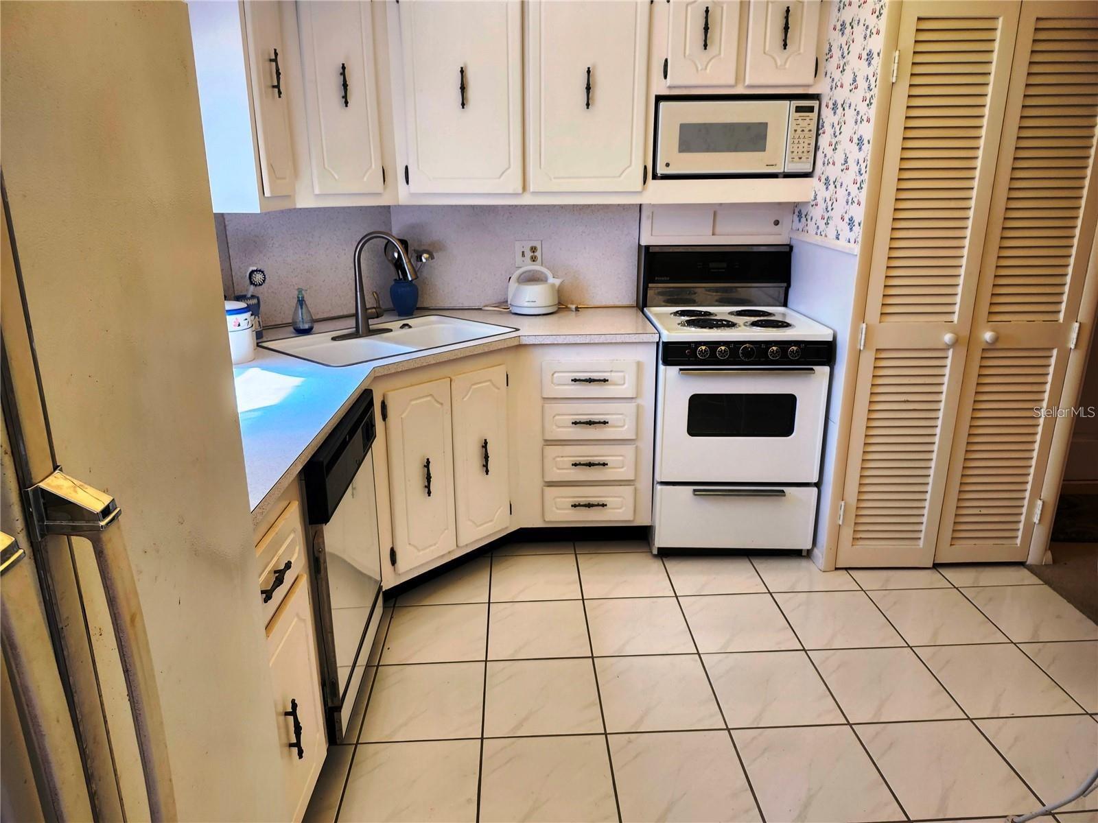 GARDENS THE CONDO - Residential