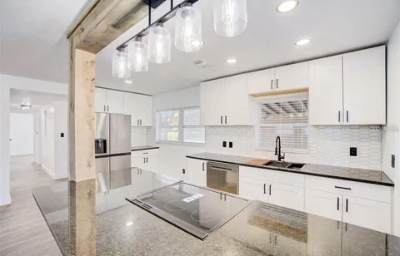 ROCKWOOD ESTATES - Residential Lease