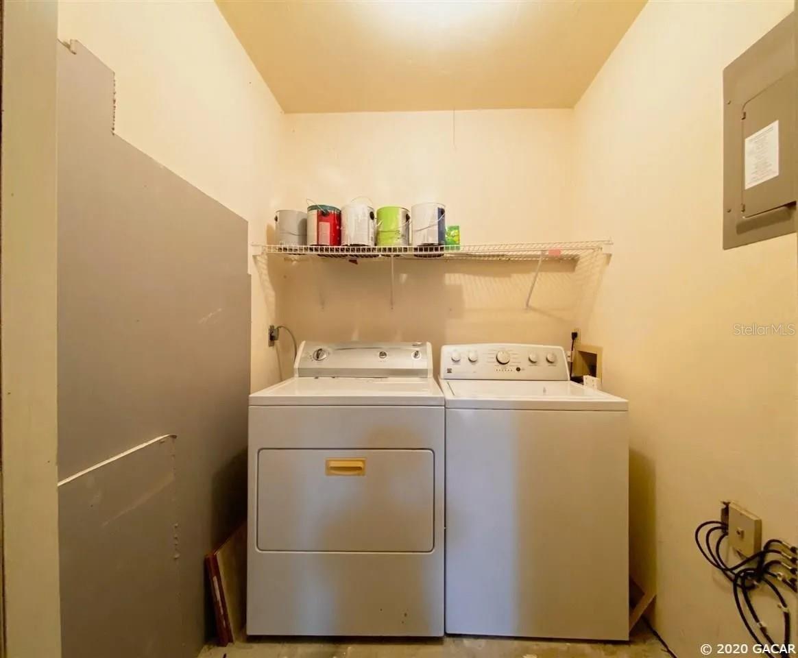 ROCKWOOD VILLAS - Residential Lease