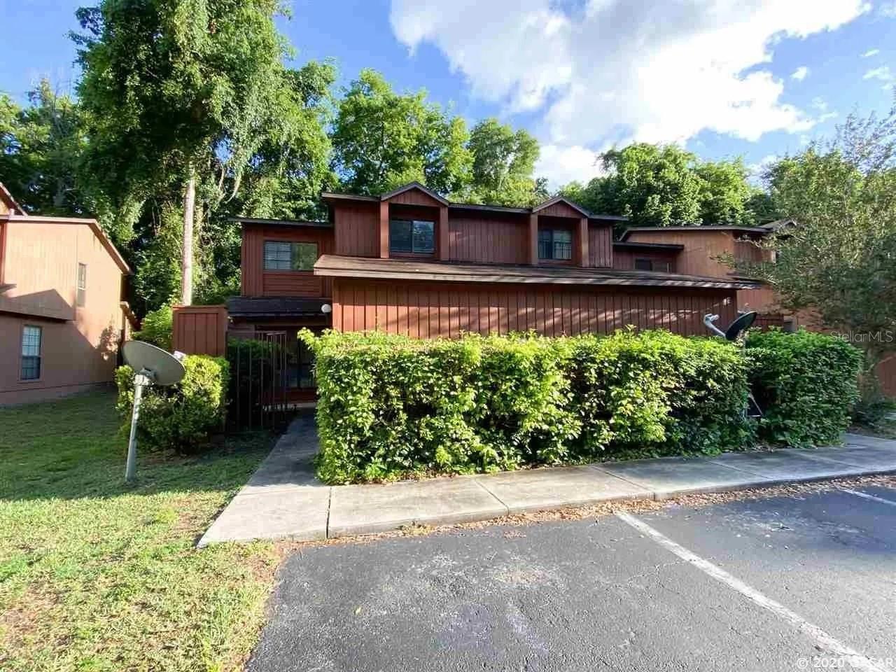 ROCKWOOD VILLAS - Residential Lease