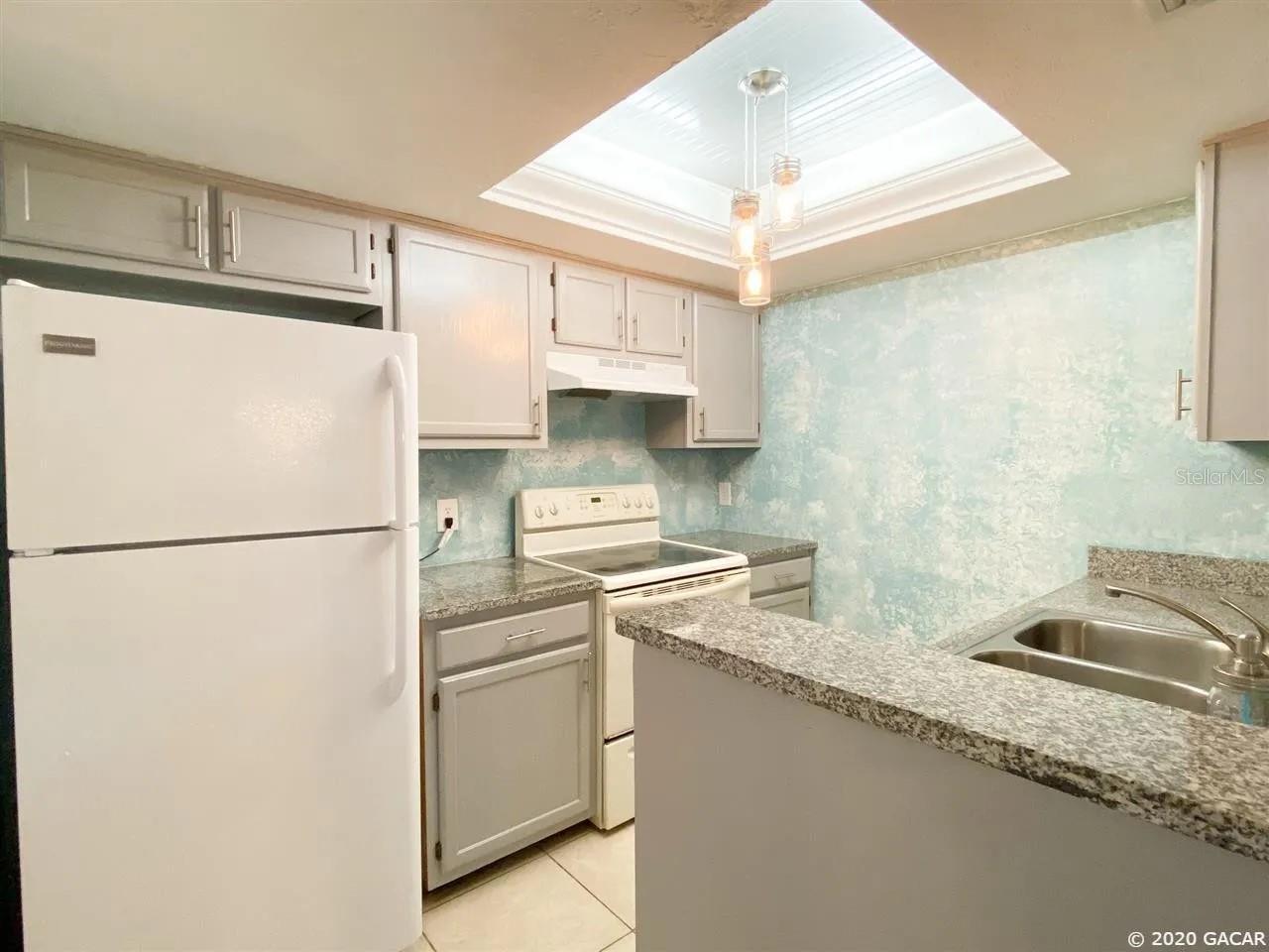 ROCKWOOD VILLAS - Residential Lease