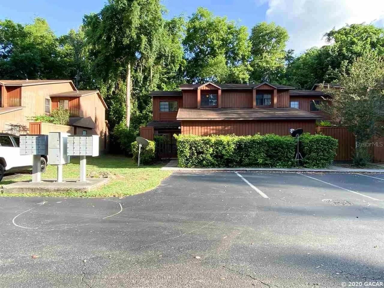 ROCKWOOD VILLAS - Residential Lease