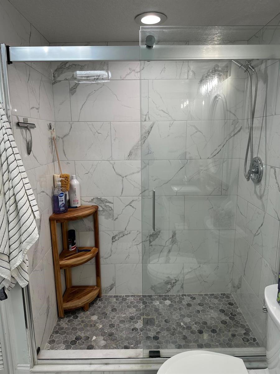 TARA CAY - Residential