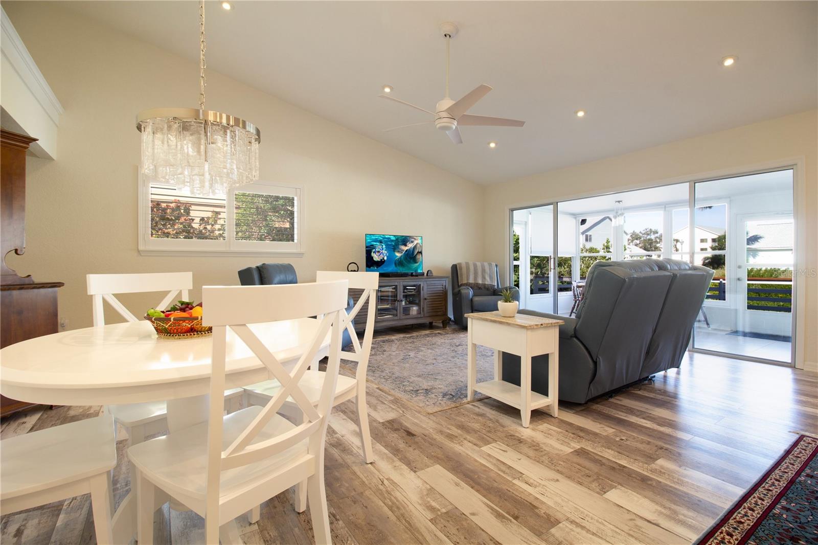 TARA CAY - Residential