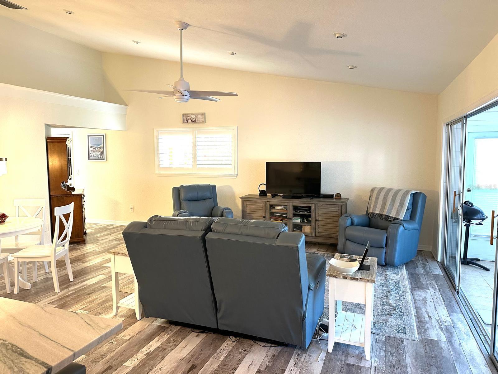 TARA CAY - Residential