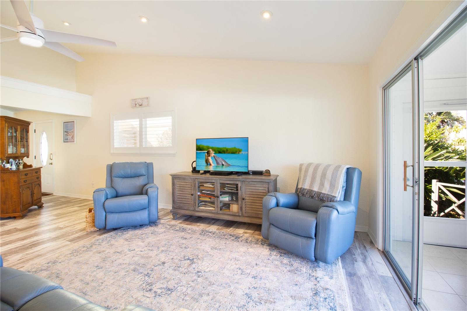 TARA CAY - Residential