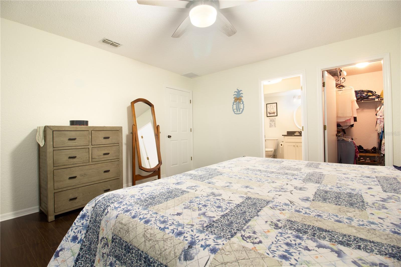 TARA CAY - Residential