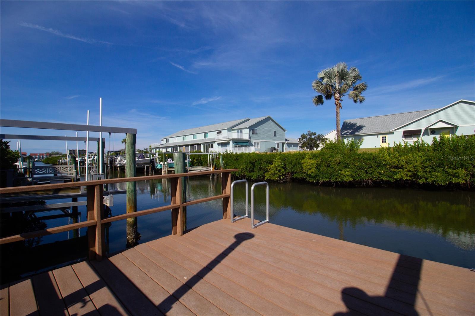 TARA CAY - Residential