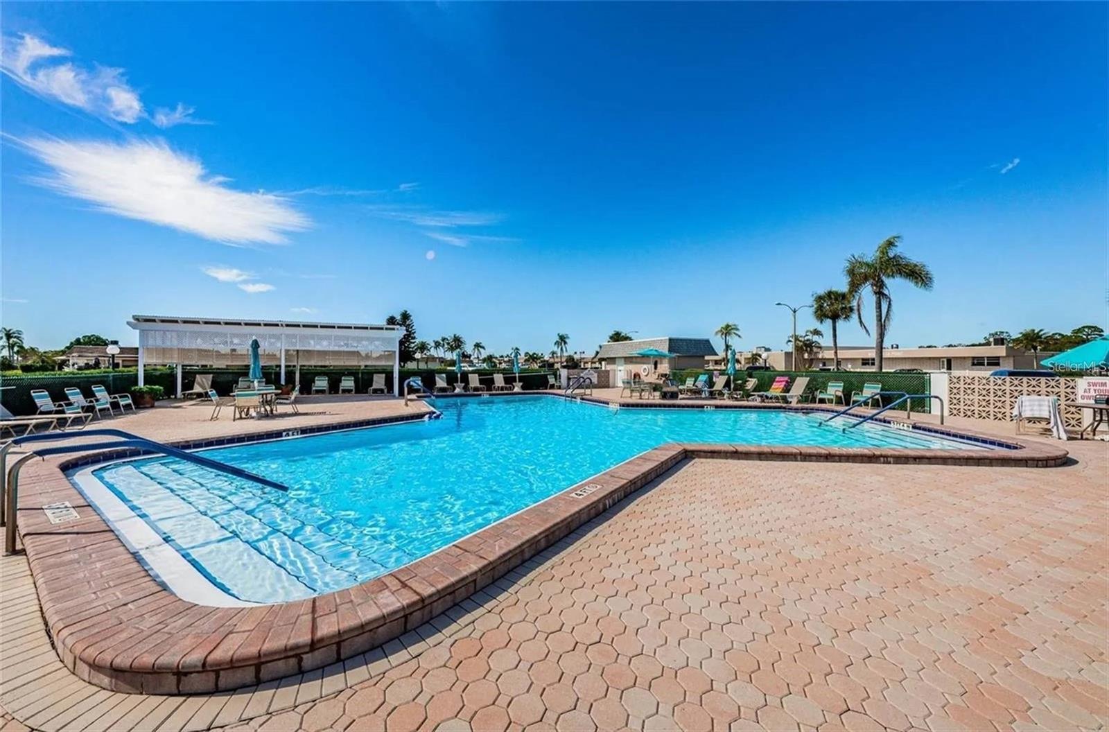 BOCA CIEGA POINT EAST - Residential