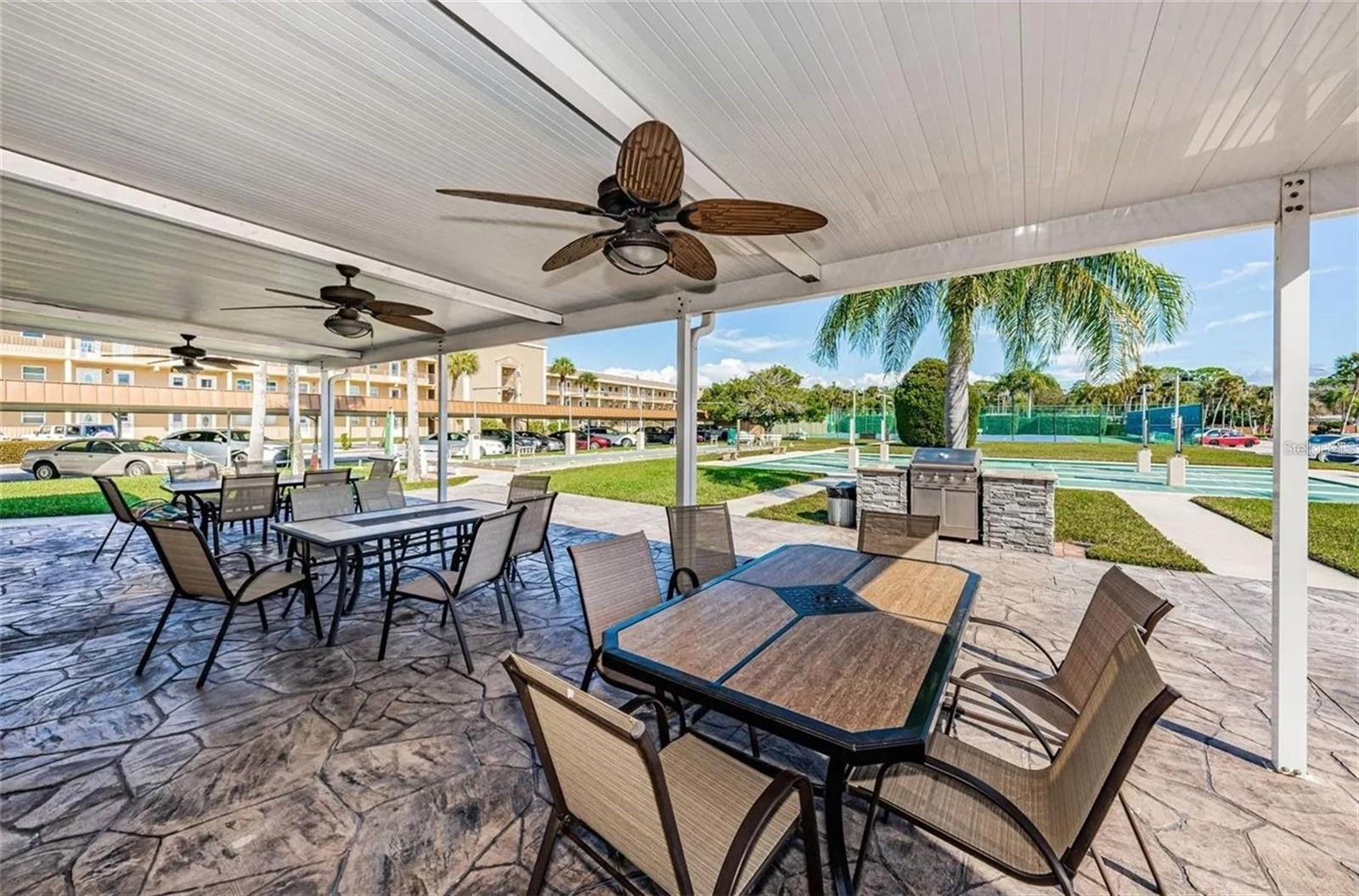 BOCA CIEGA POINT EAST - Residential