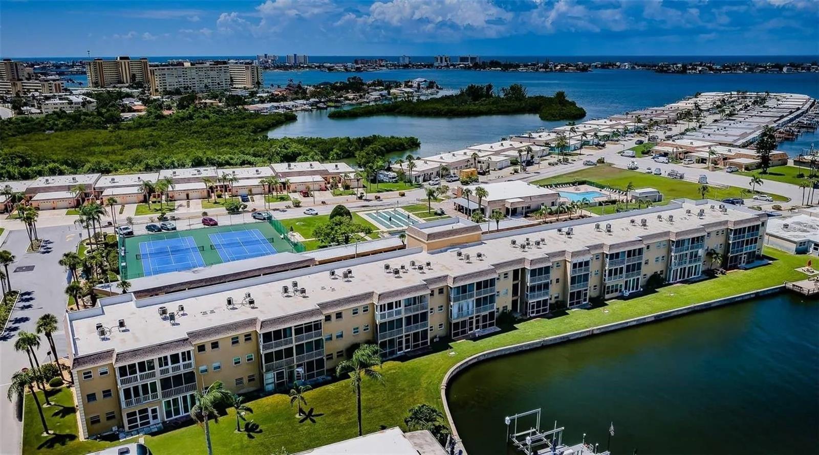 BOCA CIEGA POINT EAST - Residential