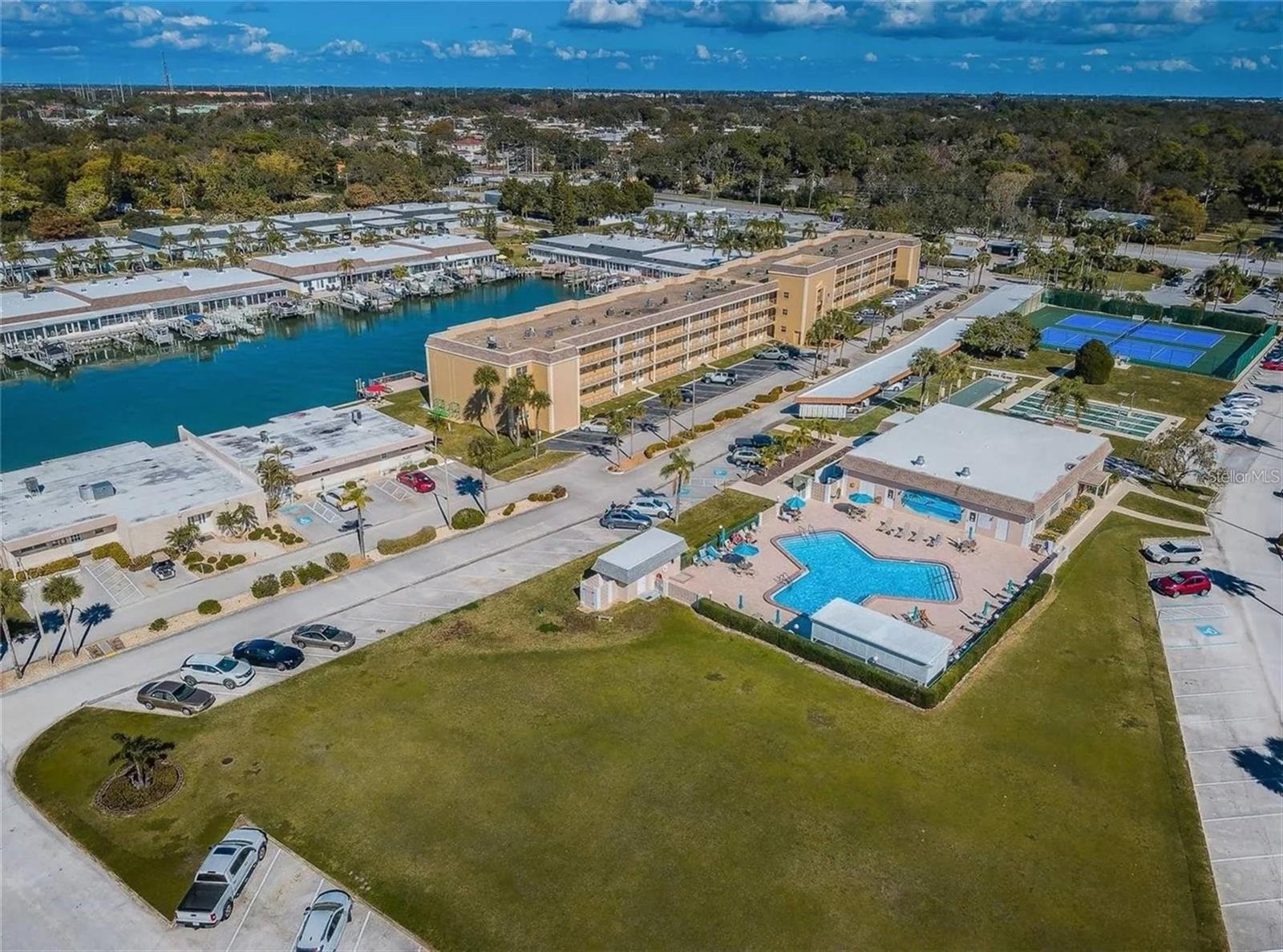 BOCA CIEGA POINT EAST - Residential