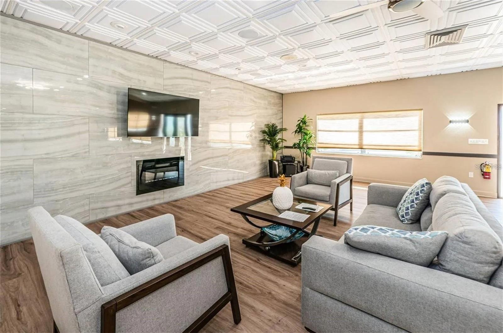 BOCA CIEGA POINT EAST - Residential