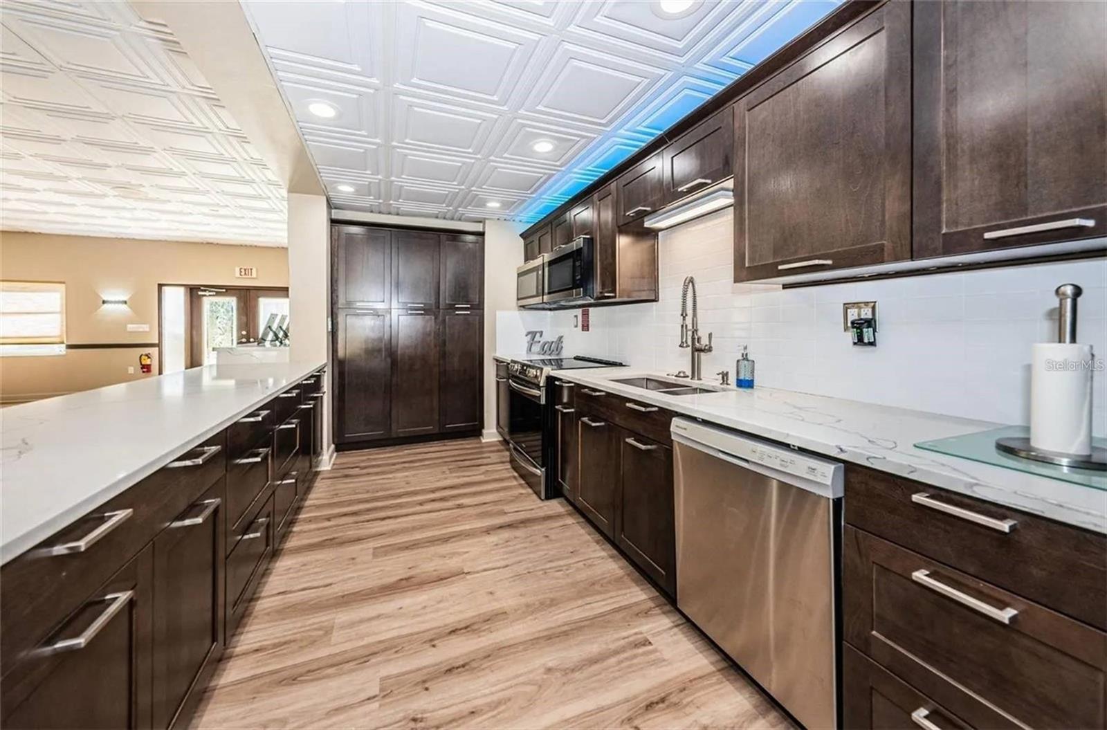 BOCA CIEGA POINT EAST - Residential