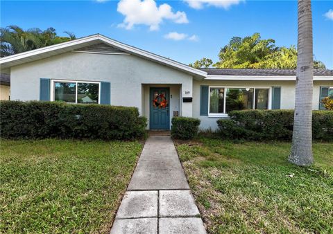 Photo of 109 34th Avenue N, St Petersburg, FL 33704 (MLS # TB8431327)