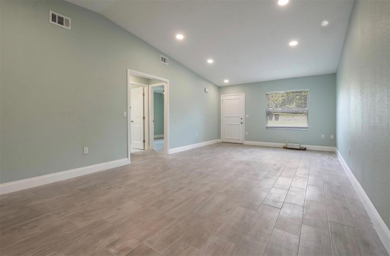 1184 WOODMAN WAY