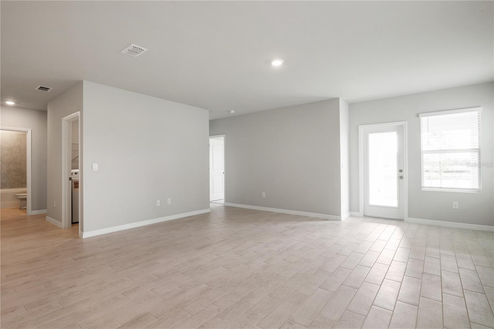 CORAL LAKES - CORAL CREEK - Residential