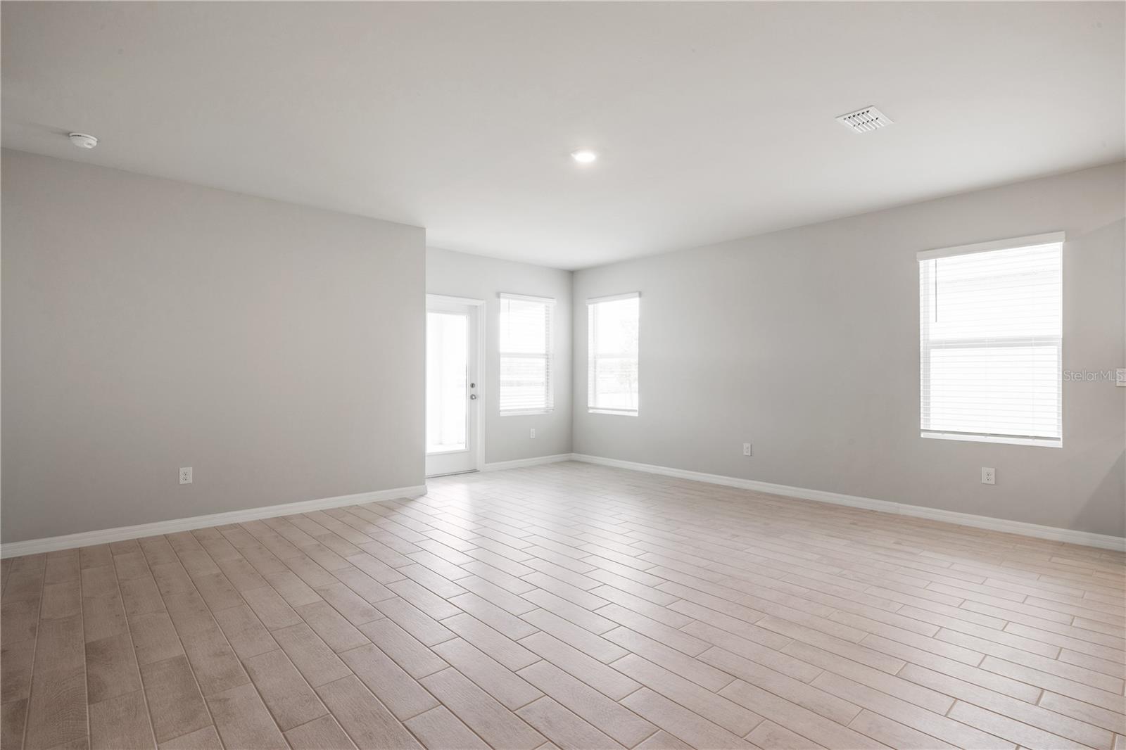 CORAL LAKES - CORAL CREEK - Residential