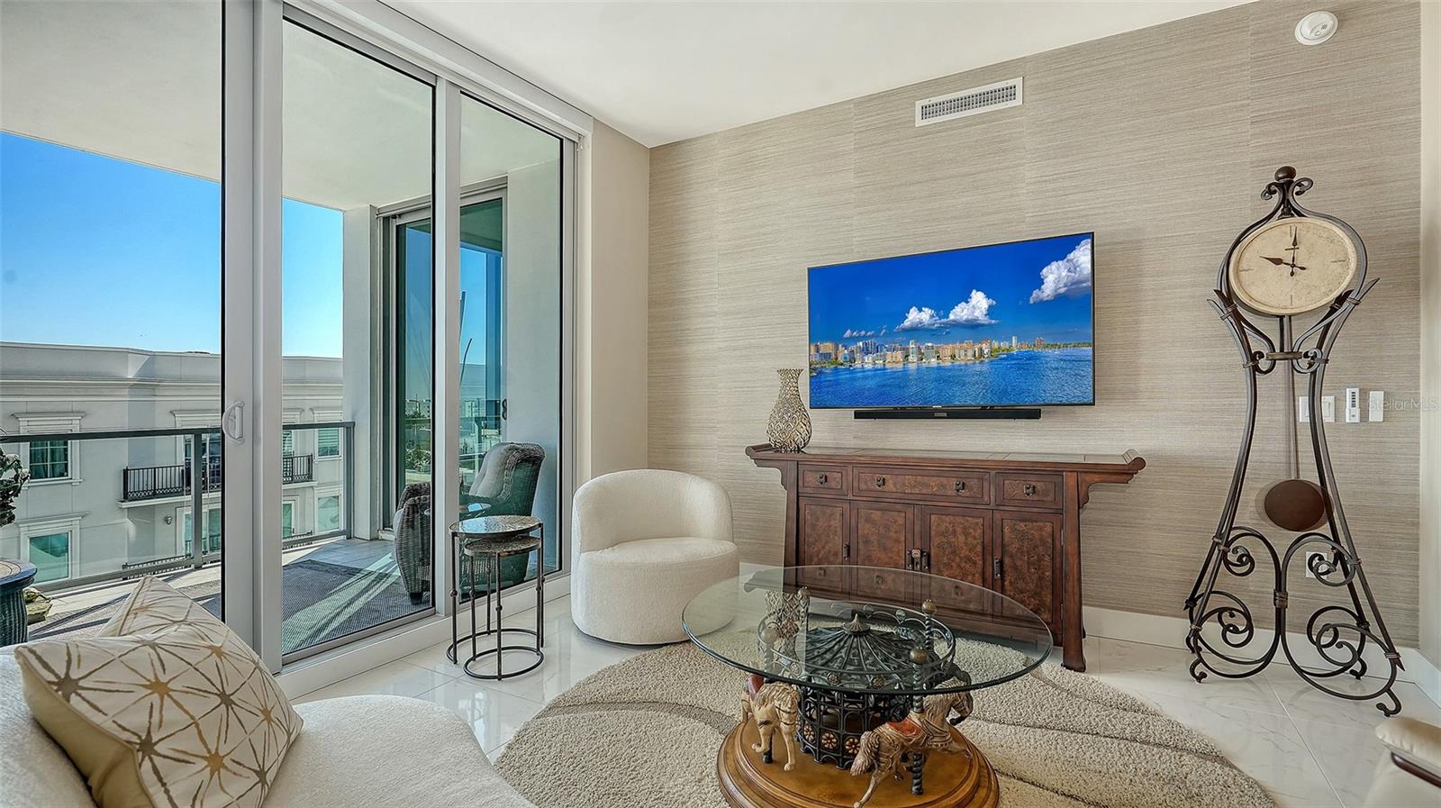 THE MARK - Residential