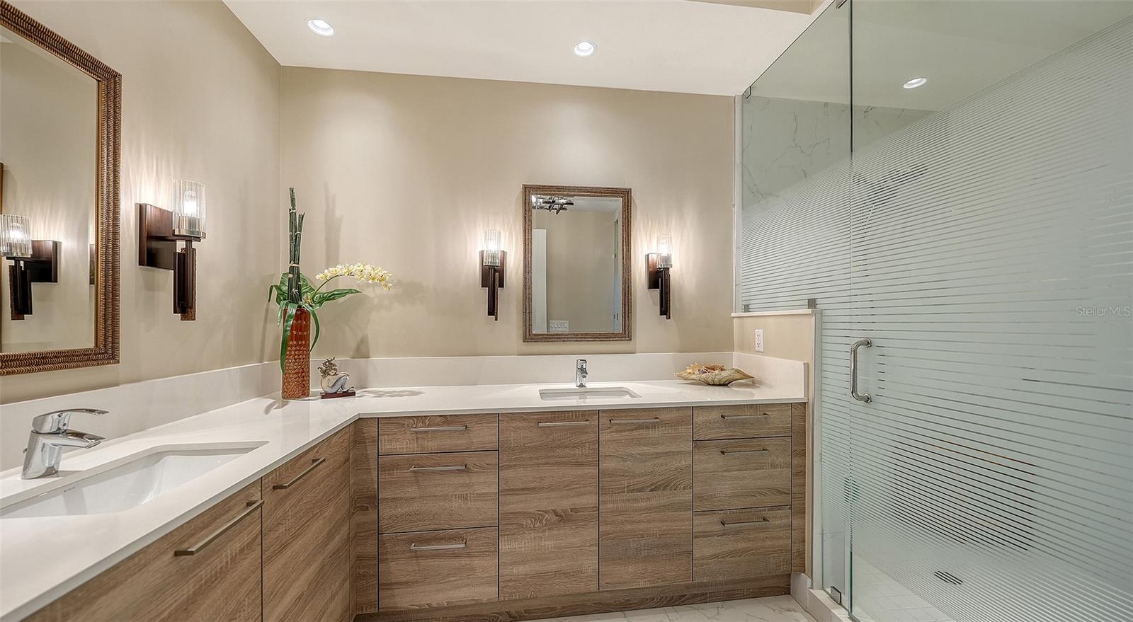 THE MARK - Residential