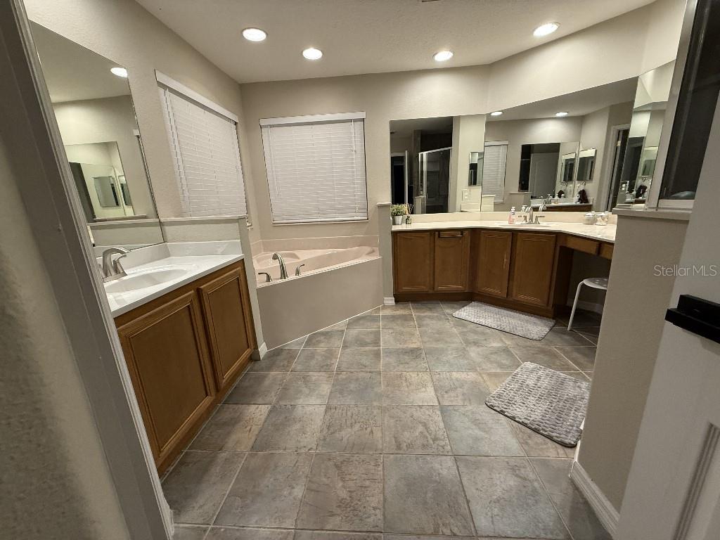 LAKE POINTE - Residential