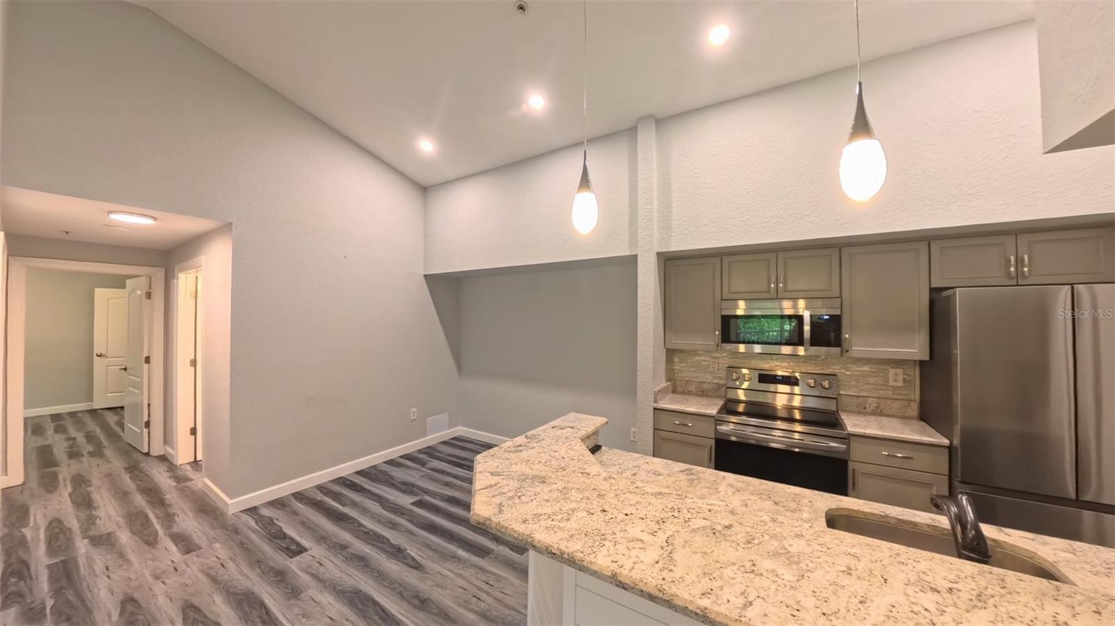 4102 CENTRAL SARASOTA PARKWAY 924