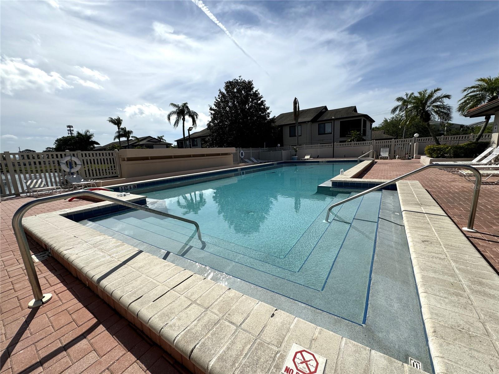 MIRROR LAKE CONDO SEC 2 - Residential