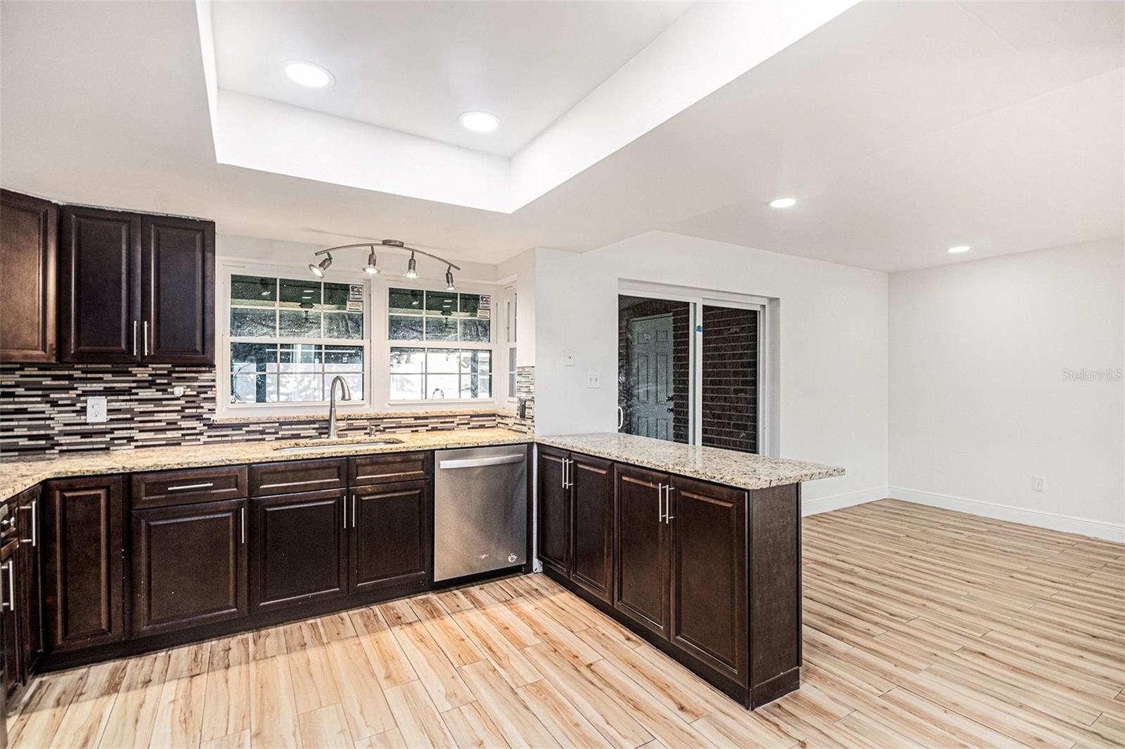 CANDLEWYCK EAST REP 01 - Residential