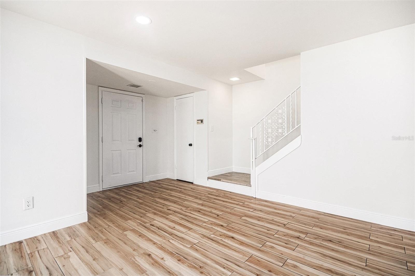 CANDLEWYCK EAST REP 01 - Residential