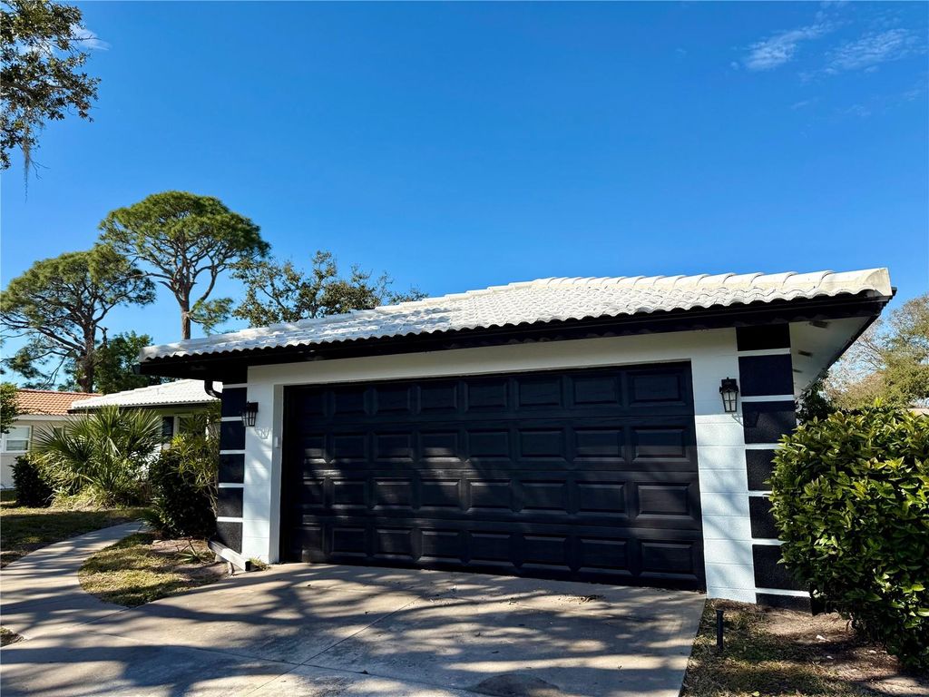 Photo of 2328 Cass Street, Sarasota, FL 34231 (MLS # A4680492)